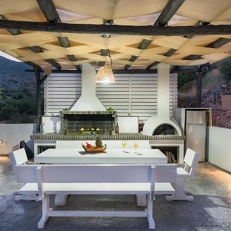 Paganos Holiday home *